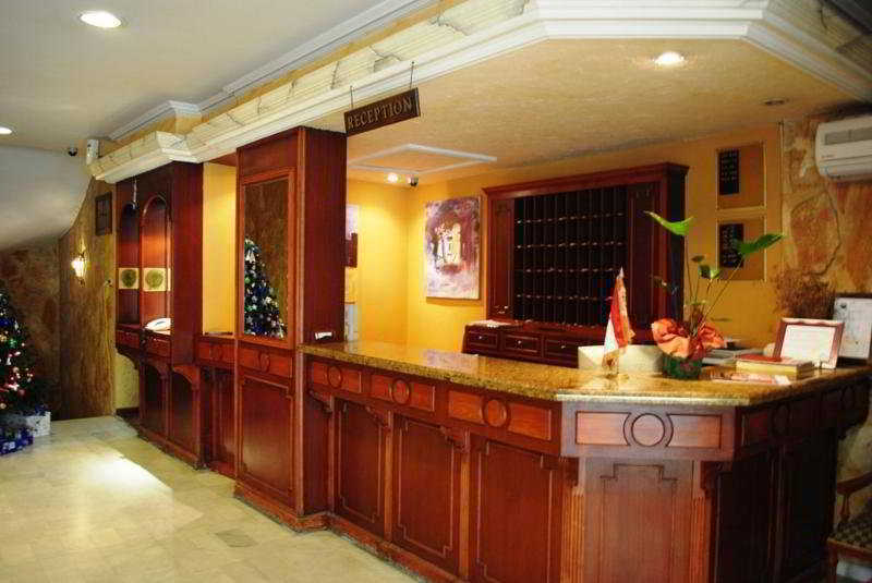 Le Marly Hotel 3*