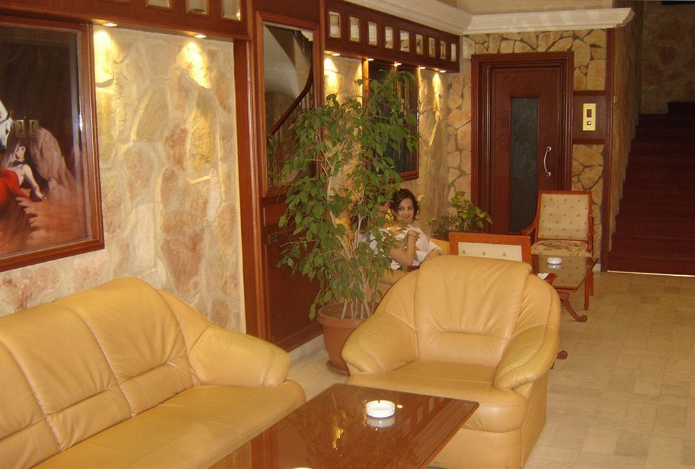 Le Marly Hotel 3*