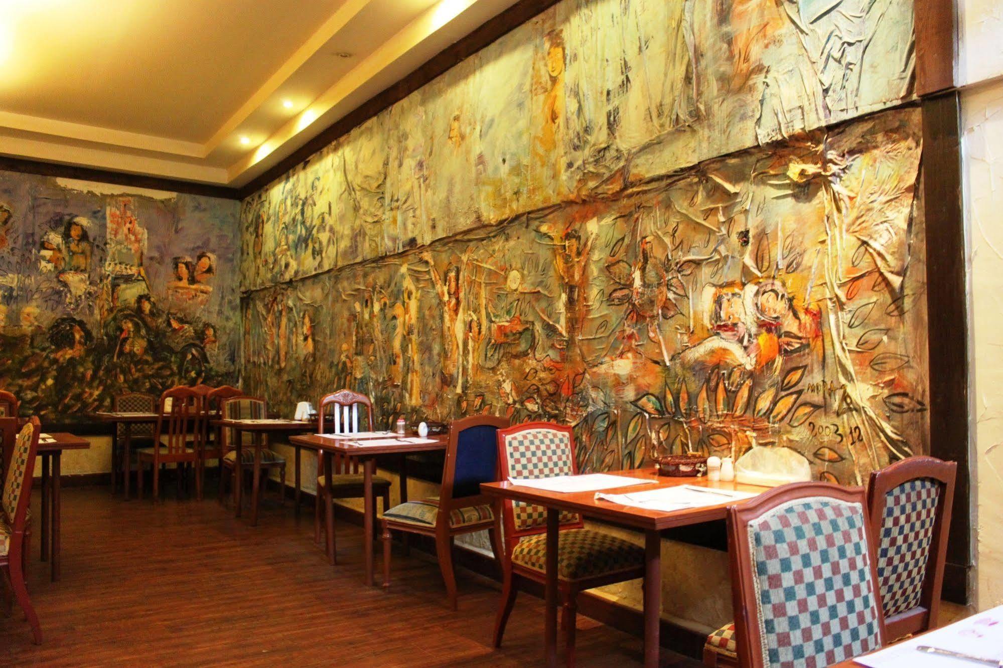 Hotel Le Marly 3*